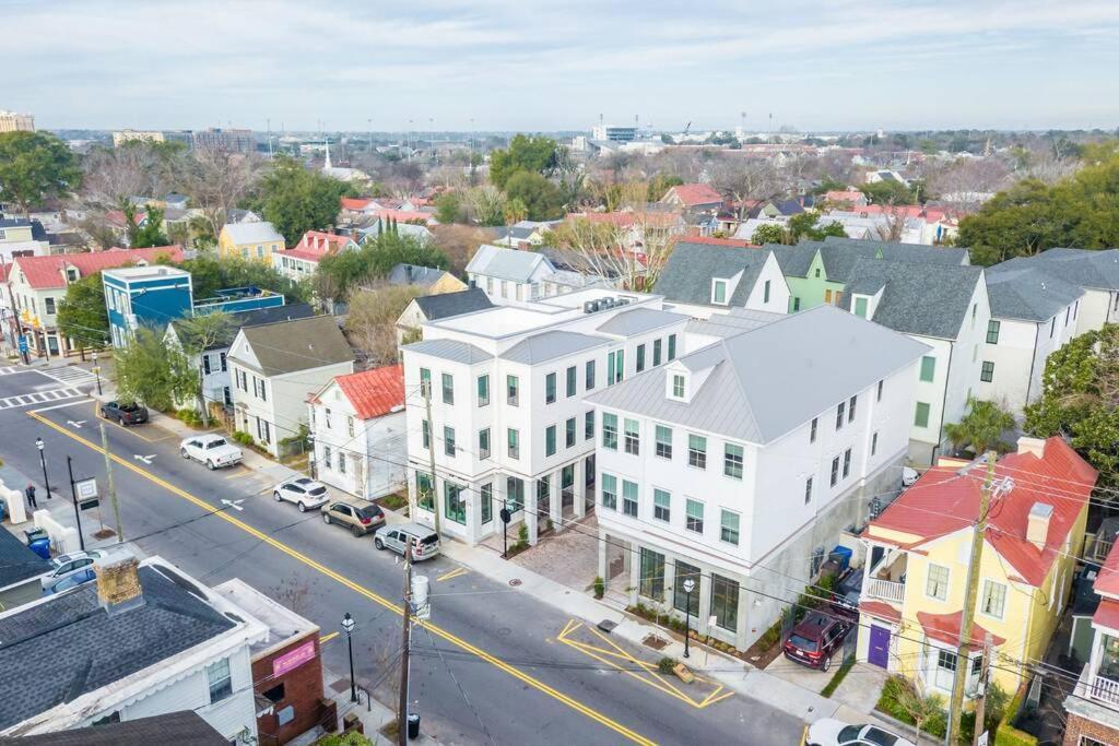 The Santee Suite At 122 Spring Charleston Exterior photo